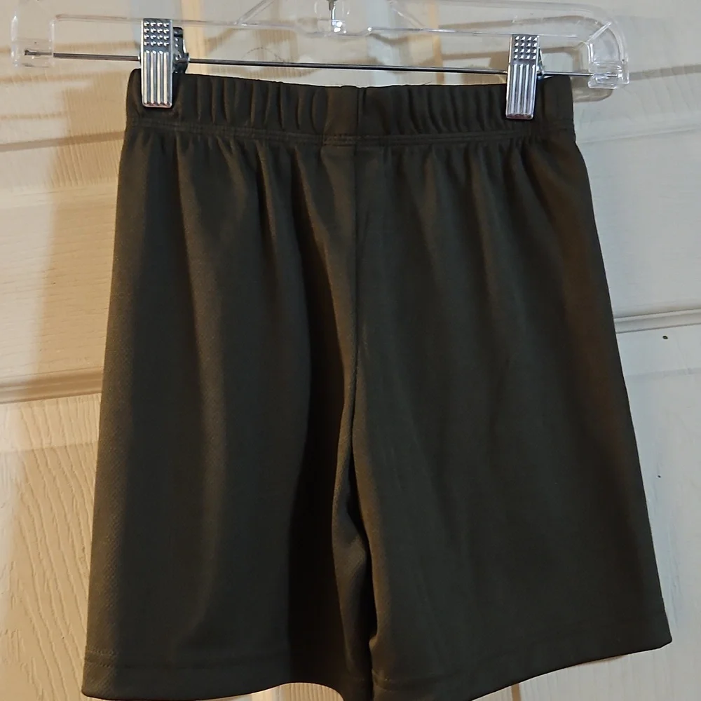 NIKE 3 BRAND ATHLETIC SHORTS: GREEN: NEW WITH TAGS: SIZE 6